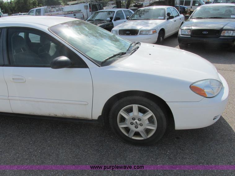 image for item K8548 2005 Ford Taurus SE