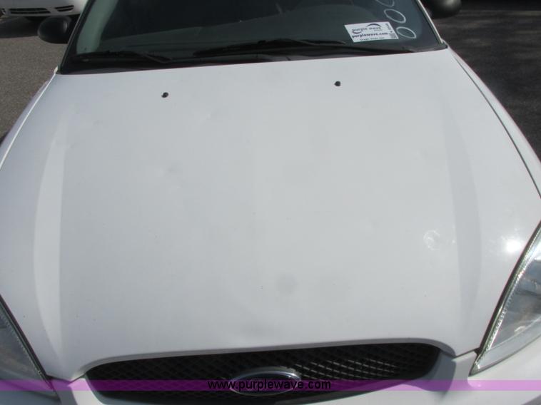 image for item K8548 2005 Ford Taurus SE