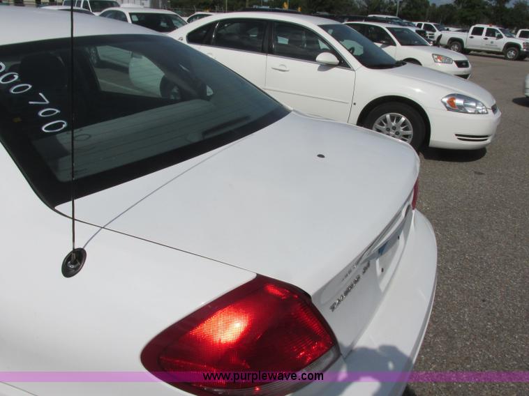 image for item K8548 2005 Ford Taurus SE