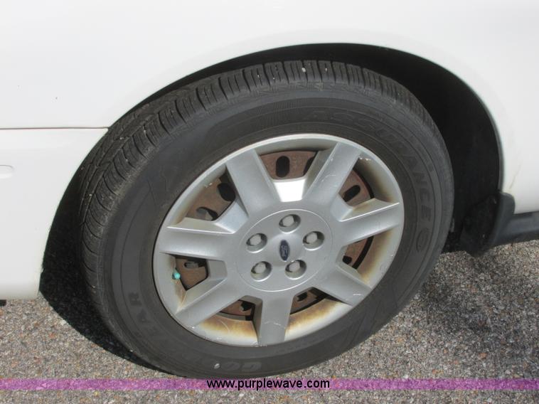 image for item K8548 2005 Ford Taurus SE