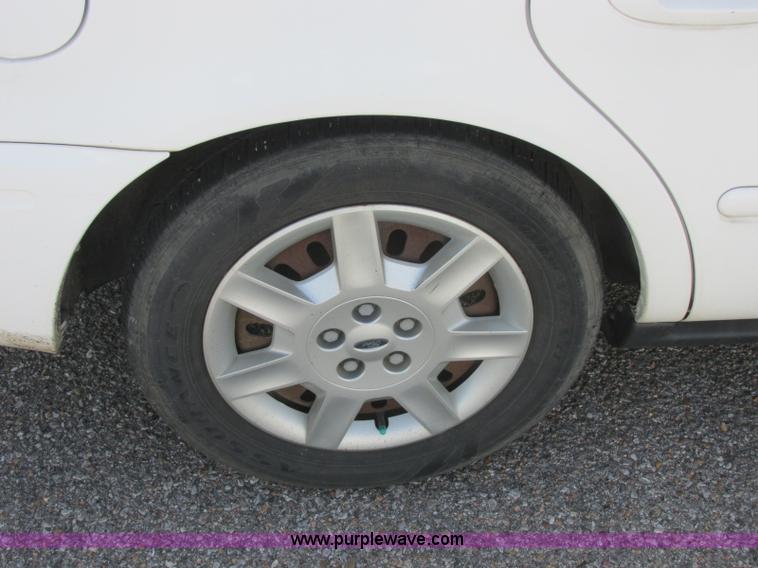 image for item K8548 2005 Ford Taurus SE