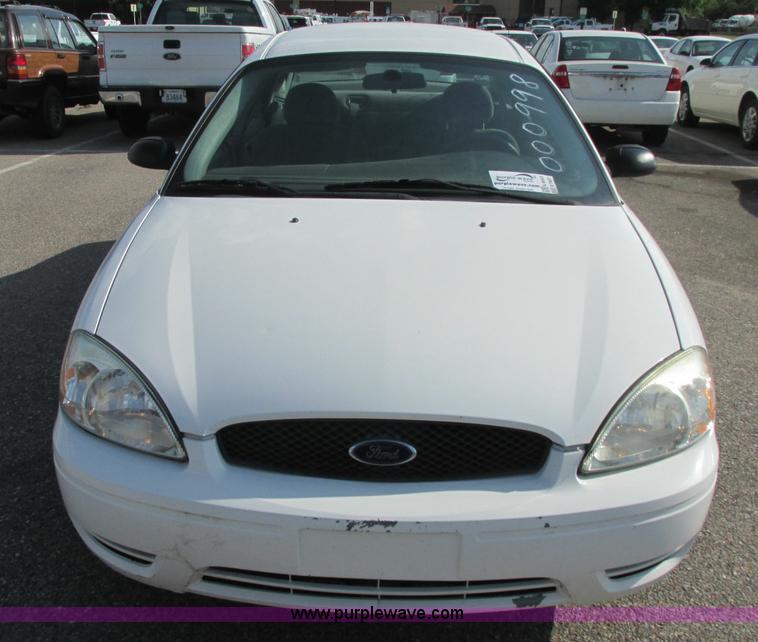 image for item K8553 2006 Ford Taurus SE