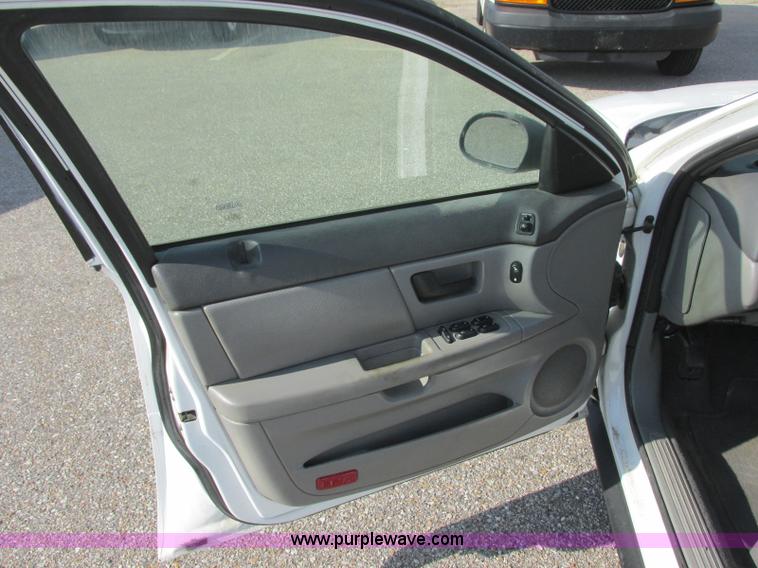 image for item K8553 2006 Ford Taurus SE