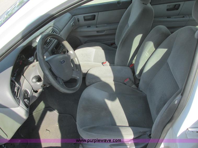 image for item K8553 2006 Ford Taurus SE