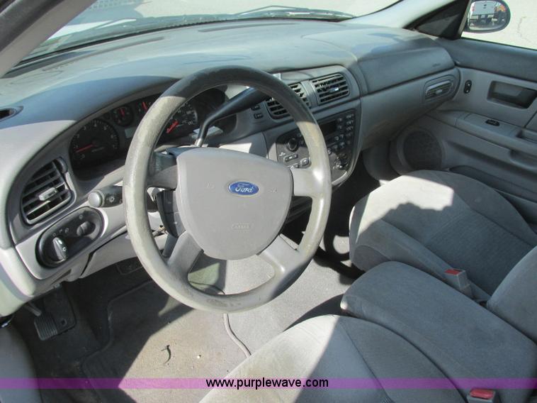 image for item K8553 2006 Ford Taurus SE