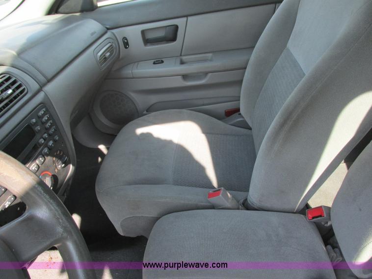 image for item K8553 2006 Ford Taurus SE