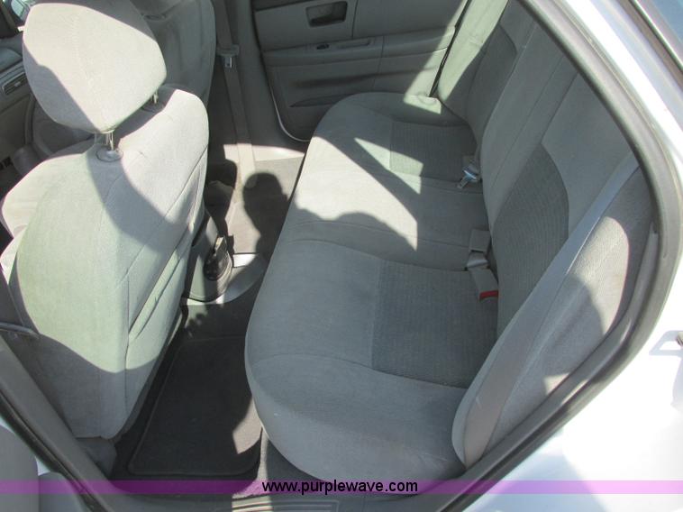 image for item K8553 2006 Ford Taurus SE