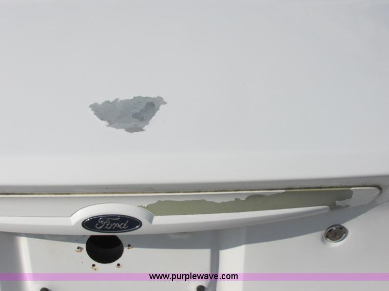 image for item K8553 2006 Ford Taurus SE