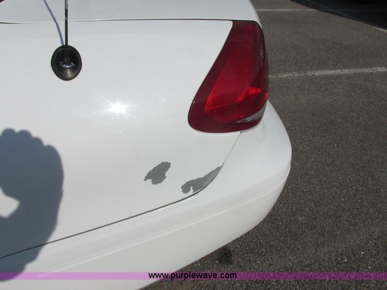 image for item K8553 2006 Ford Taurus SE