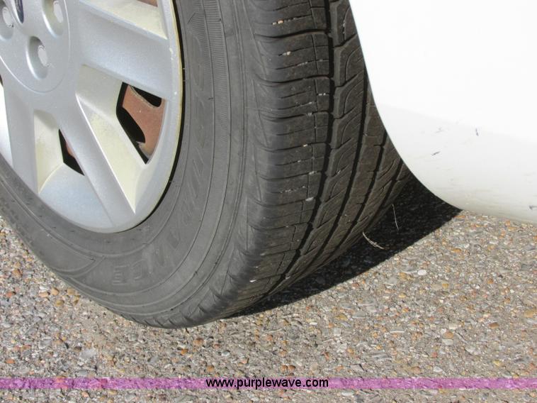 image for item K8553 2006 Ford Taurus SE