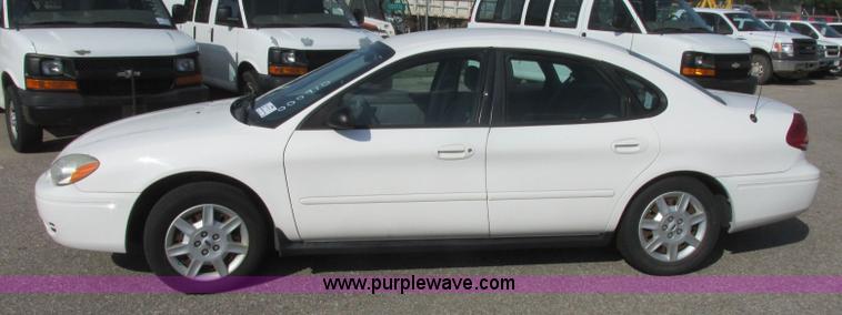 image for item K8554 2006 Ford Taurus SE