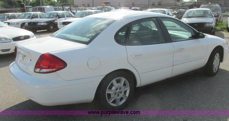 image for item K8554 2006 Ford Taurus SE