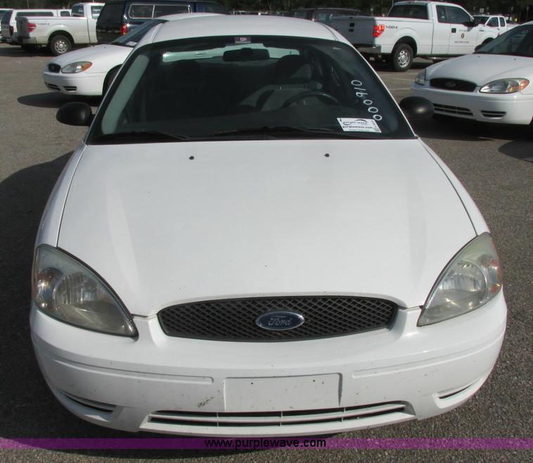 image for item K8554 2006 Ford Taurus SE