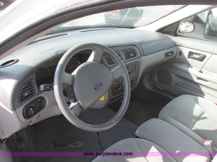 image for item K8554 2006 Ford Taurus SE