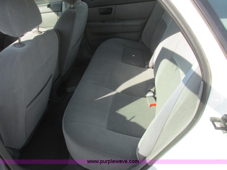 image for item K8554 2006 Ford Taurus SE