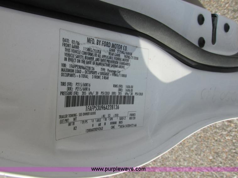 image for item K8554 2006 Ford Taurus SE