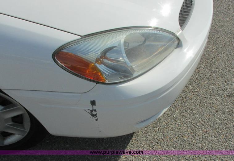 image for item K8554 2006 Ford Taurus SE