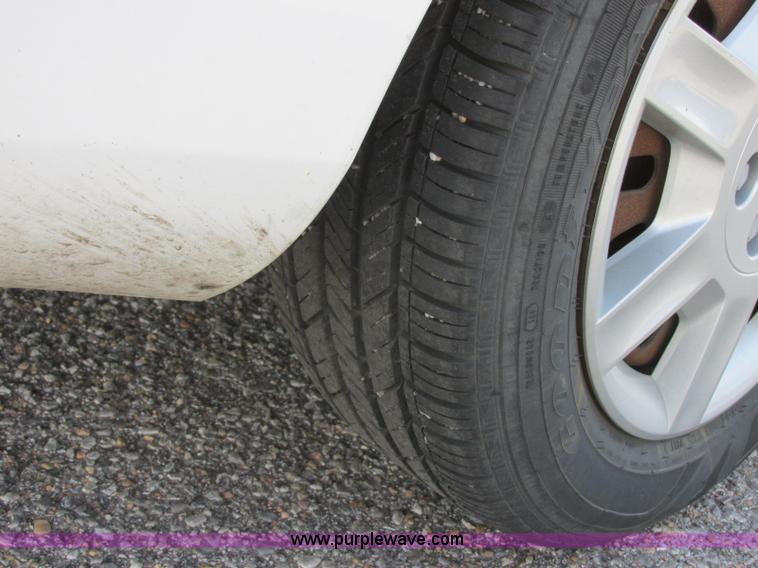 image for item K8554 2006 Ford Taurus SE