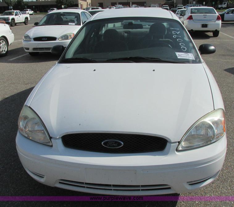 image for item K8555 2006 Ford Taurus SE
