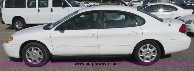 image for item K8555 2006 Ford Taurus SE