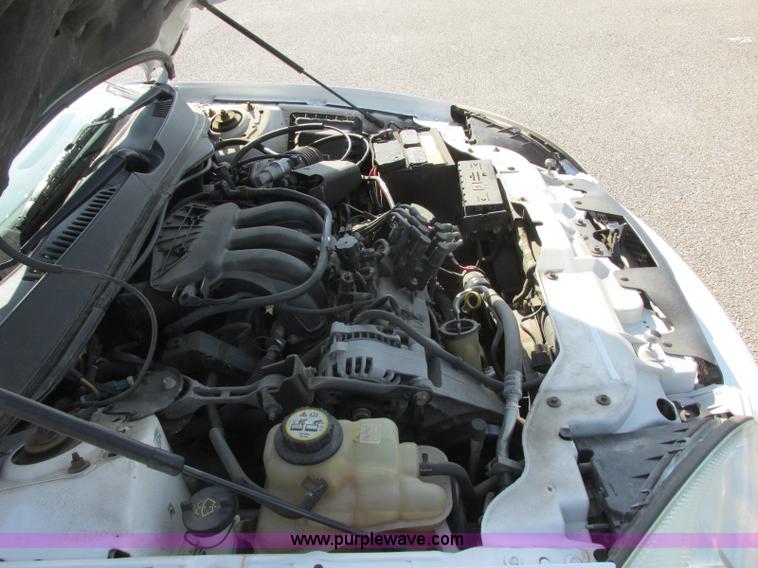 image for item K8555 2006 Ford Taurus SE