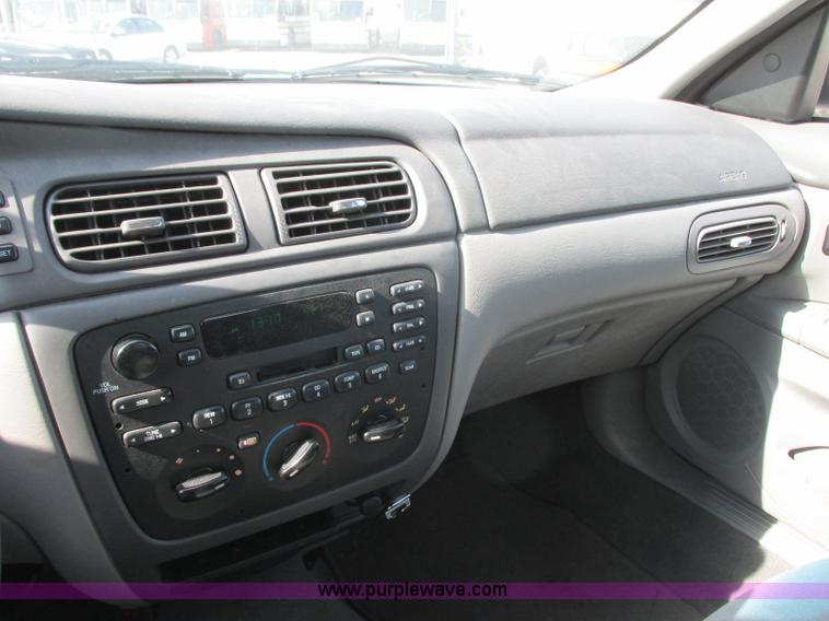 image for item K8556 2006 Ford Taurus SE
