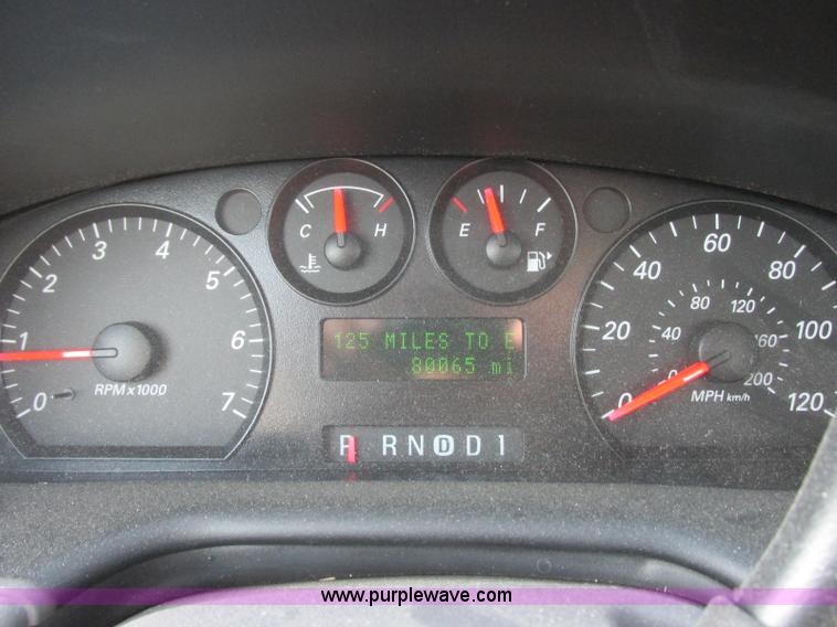 image for item K8556 2006 Ford Taurus SE