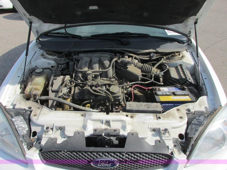 image for item K8556 2006 Ford Taurus SE