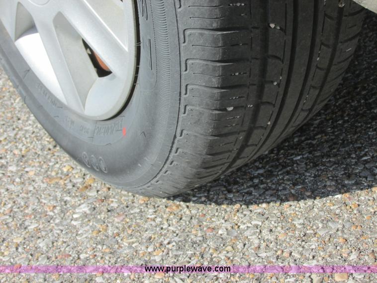 image for item K8556 2006 Ford Taurus SE