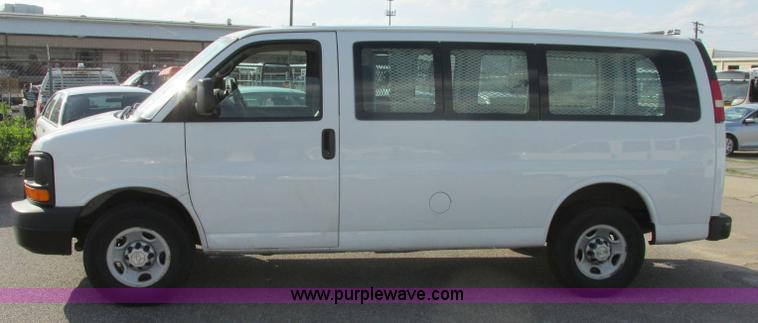 image for item K8557 2008 Chevrolet Express 2500 Cargo van