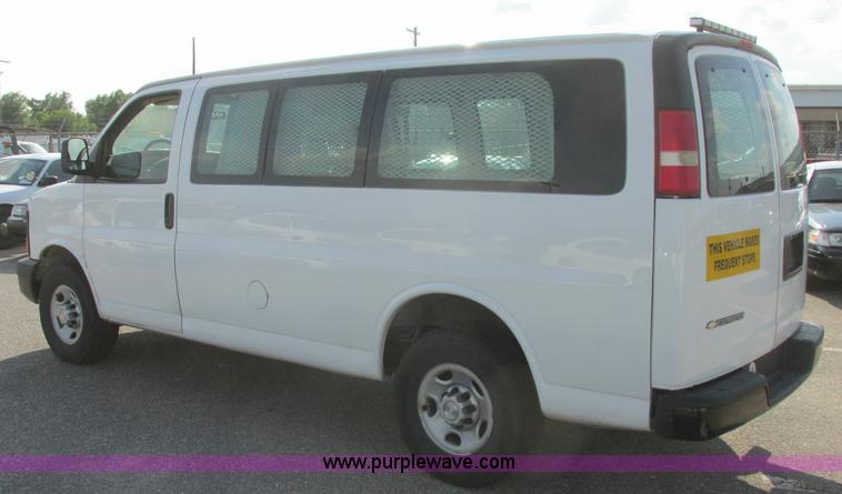 image for item K8557 2008 Chevrolet Express 2500 Cargo van