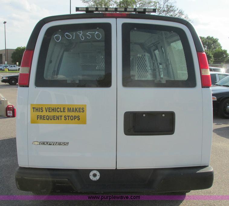 image for item K8557 2008 Chevrolet Express 2500 Cargo van