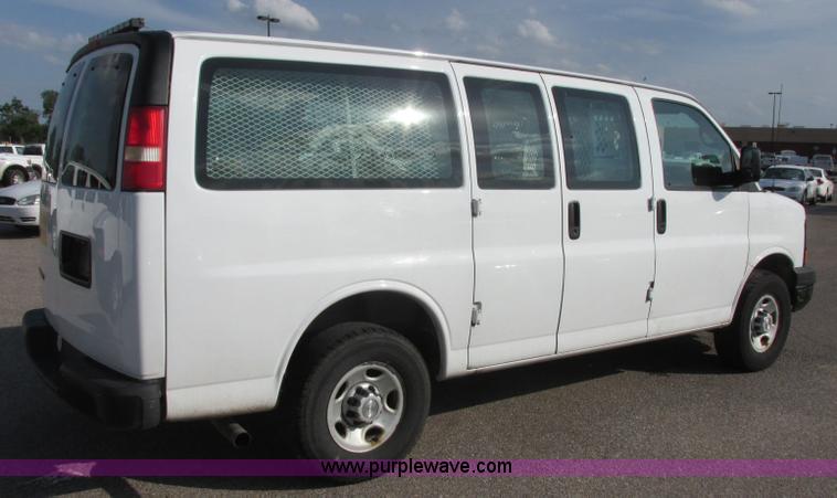 image for item K8557 2008 Chevrolet Express 2500 Cargo van