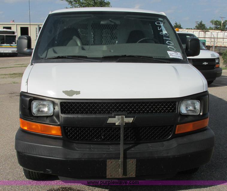 image for item K8557 2008 Chevrolet Express 2500 Cargo van