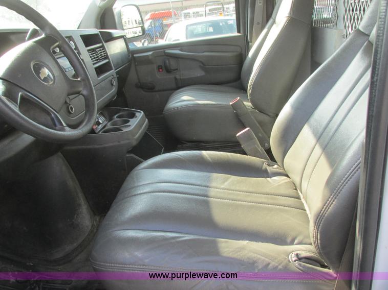 image for item K8557 2008 Chevrolet Express 2500 Cargo van