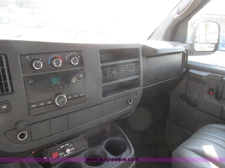 image for item K8557 2008 Chevrolet Express 2500 Cargo van
