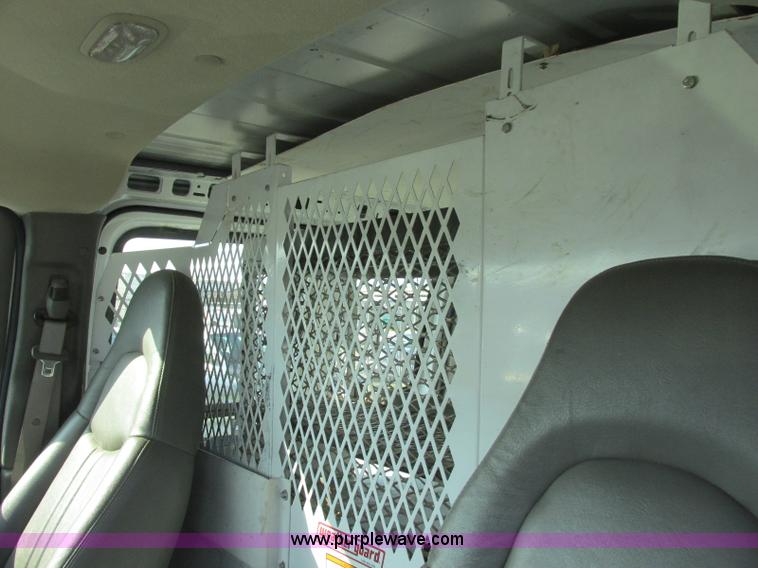 image for item K8557 2008 Chevrolet Express 2500 Cargo van