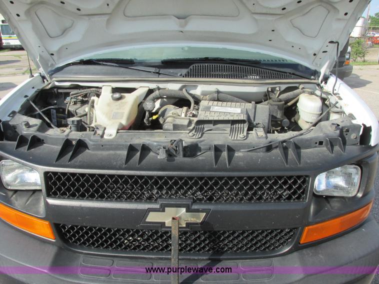 image for item K8557 2008 Chevrolet Express 2500 Cargo van