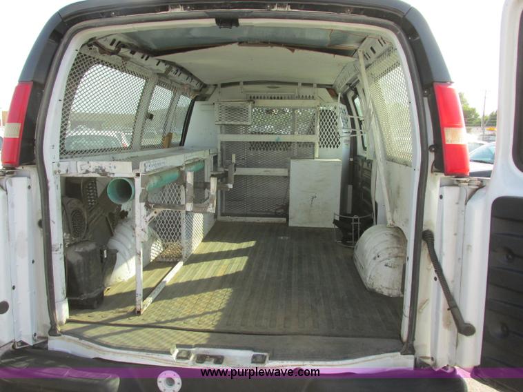 image for item K8557 2008 Chevrolet Express 2500 Cargo van