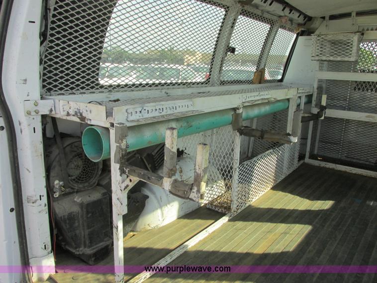 image for item K8557 2008 Chevrolet Express 2500 Cargo van