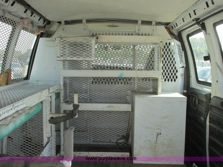 image for item K8557 2008 Chevrolet Express 2500 Cargo van