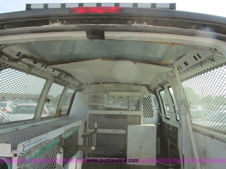 image for item K8557 2008 Chevrolet Express 2500 Cargo van