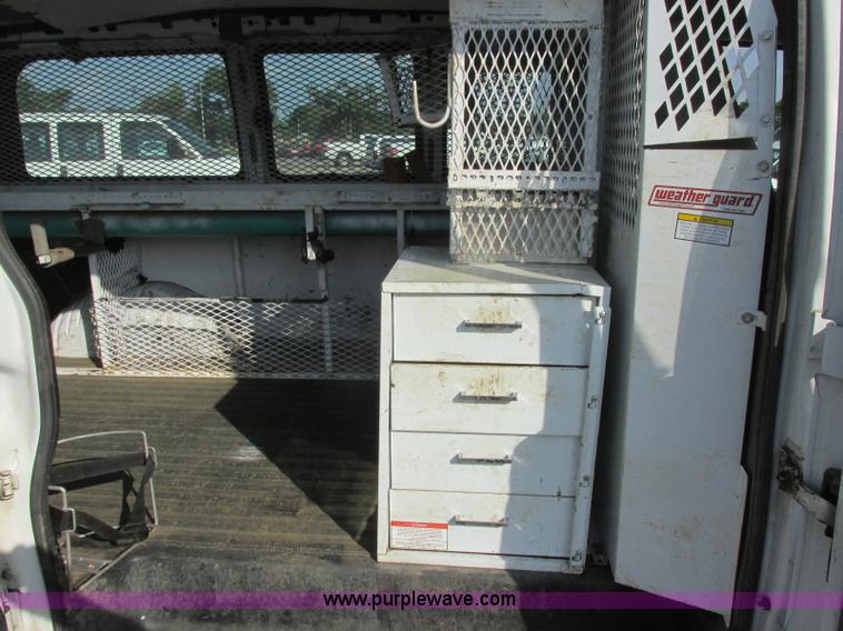 image for item K8557 2008 Chevrolet Express 2500 Cargo van
