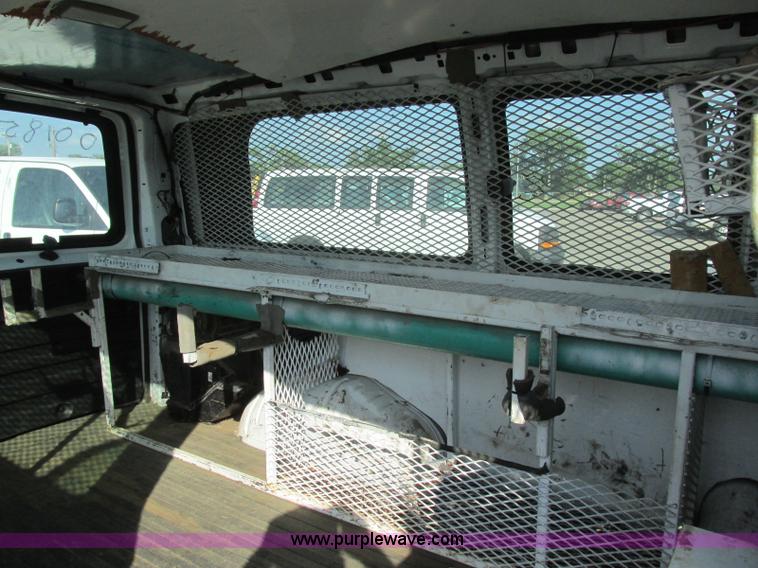 image for item K8557 2008 Chevrolet Express 2500 Cargo van