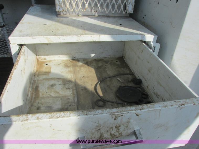 image for item K8557 2008 Chevrolet Express 2500 Cargo van