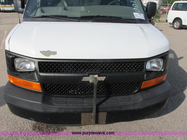 image for item K8557 2008 Chevrolet Express 2500 Cargo van