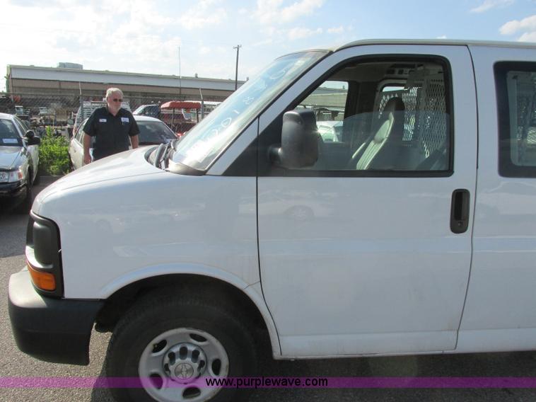 image for item K8557 2008 Chevrolet Express 2500 Cargo van