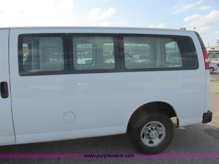image for item K8557 2008 Chevrolet Express 2500 Cargo van