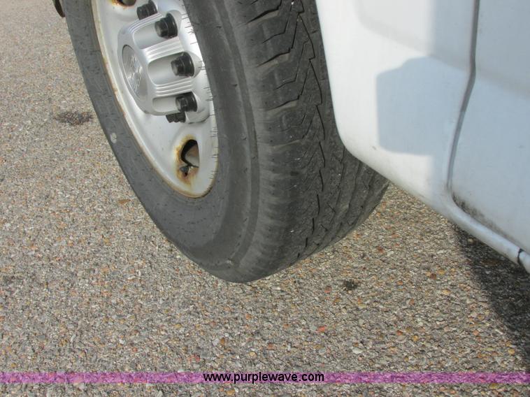 image for item K8557 2008 Chevrolet Express 2500 Cargo van