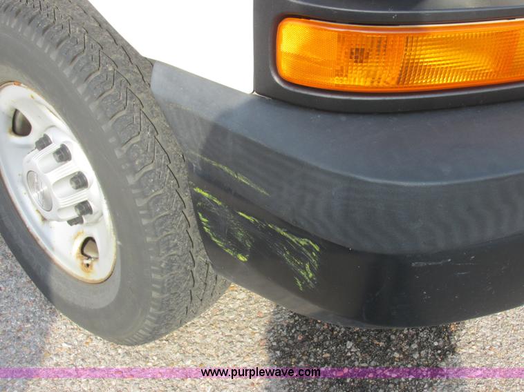 image for item K8557 2008 Chevrolet Express 2500 Cargo van